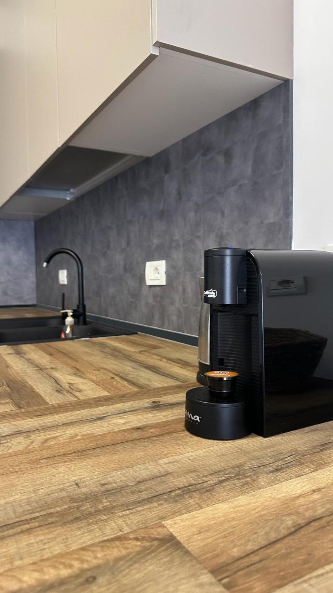 Free Parking Skanderbeg Square - Spacious Central Apartment Тирана Экстерьер фото