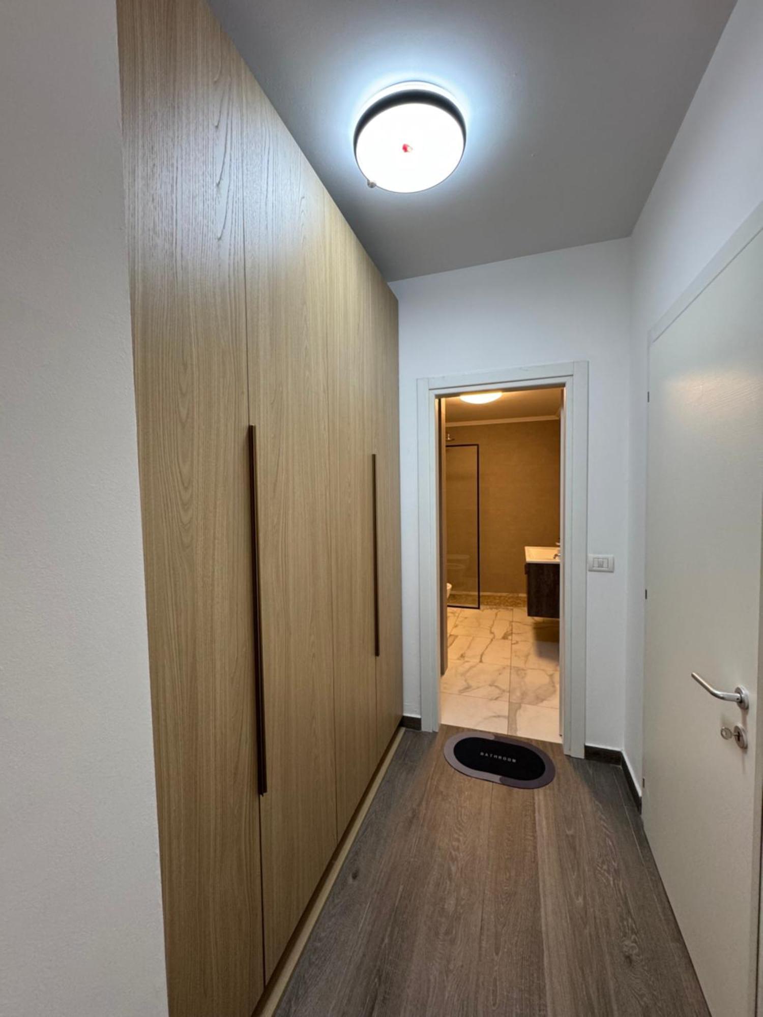 Free Parking Skanderbeg Square - Spacious Central Apartment Тирана Экстерьер фото